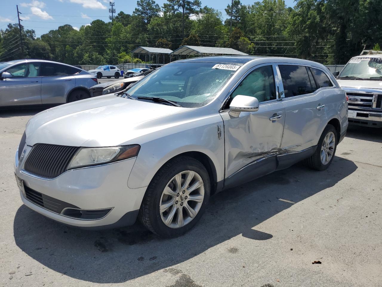 LINCOLN MKT 2013