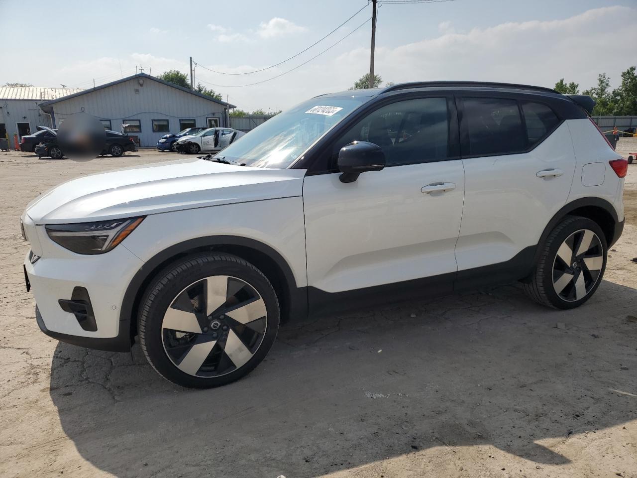 VOLVO XC40 CORE 2024