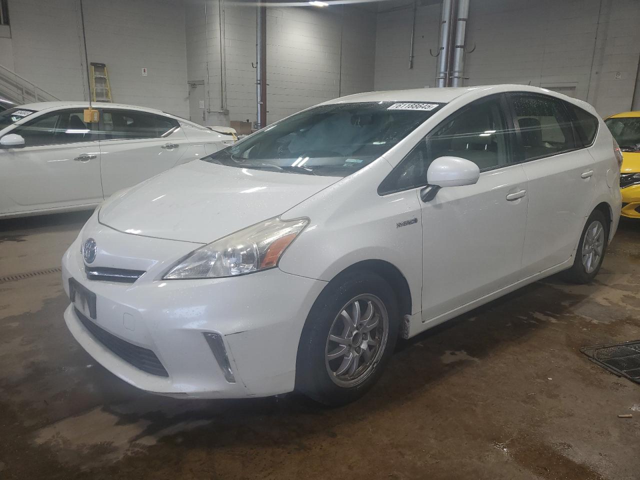 TOYOTA PRIUS V 2013