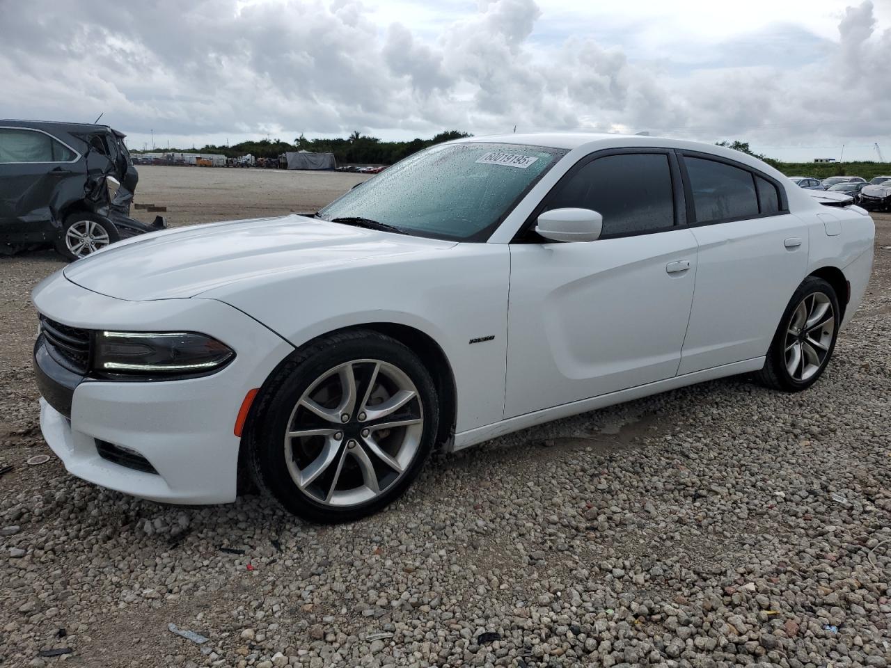 DODGE CHARGER R/ 2015