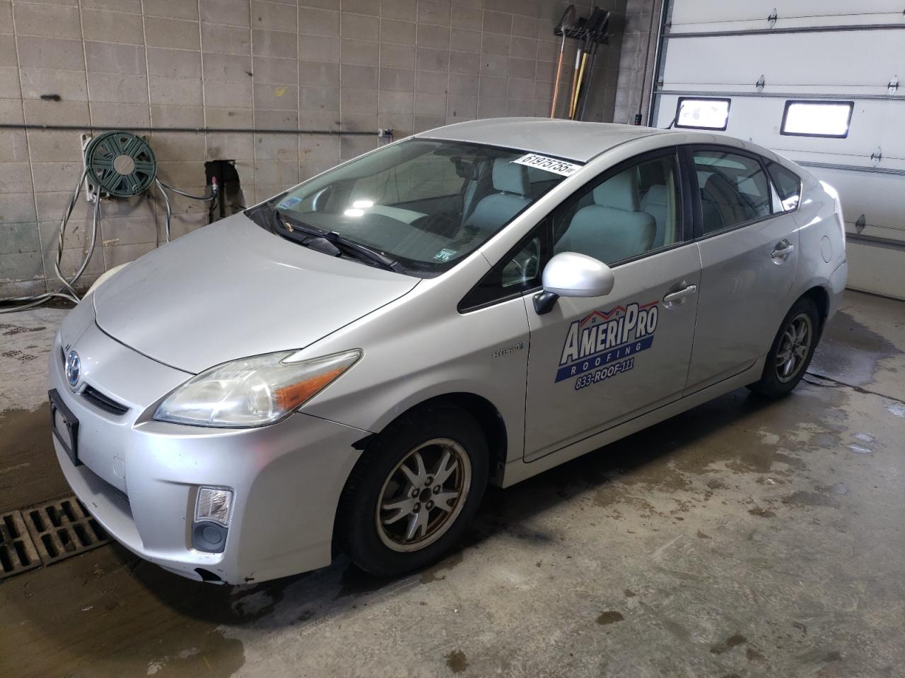 TOYOTA PRIUS 2010