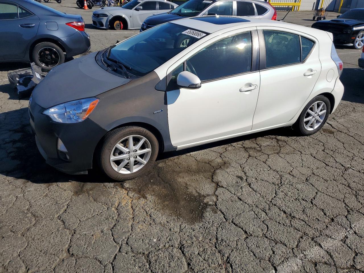 TOYOTA PRIUS C 2012