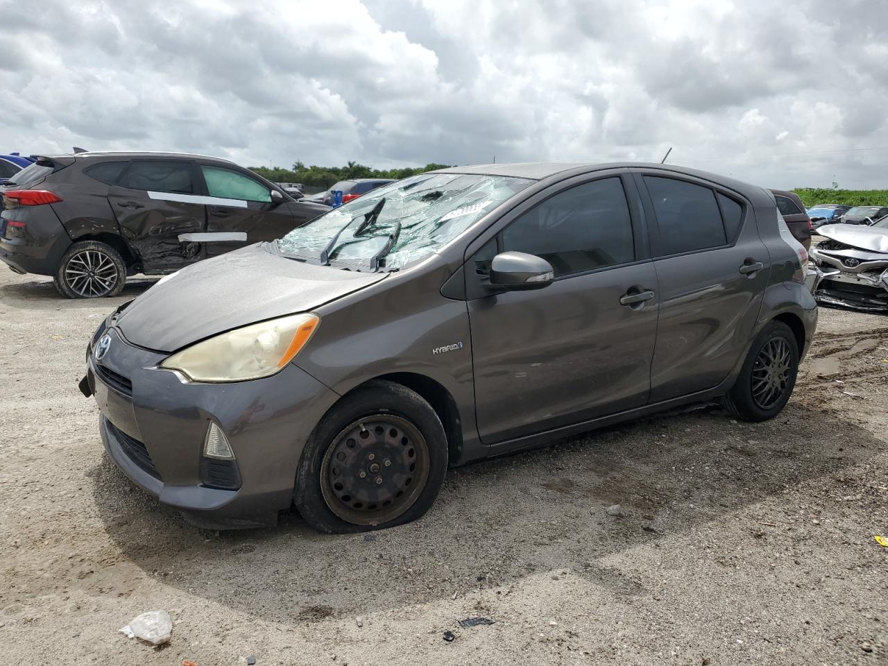 TOYOTA PRIUS C 2013