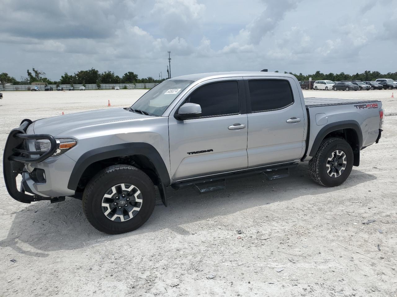 TOYOTA TACOMA DOU 2021