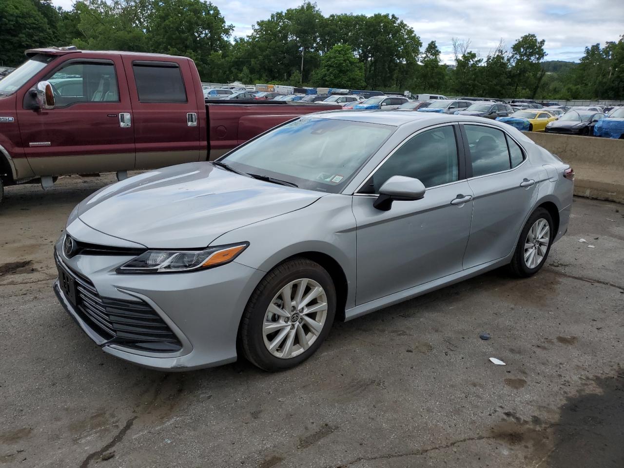 TOYOTA CAMRY LE 2024