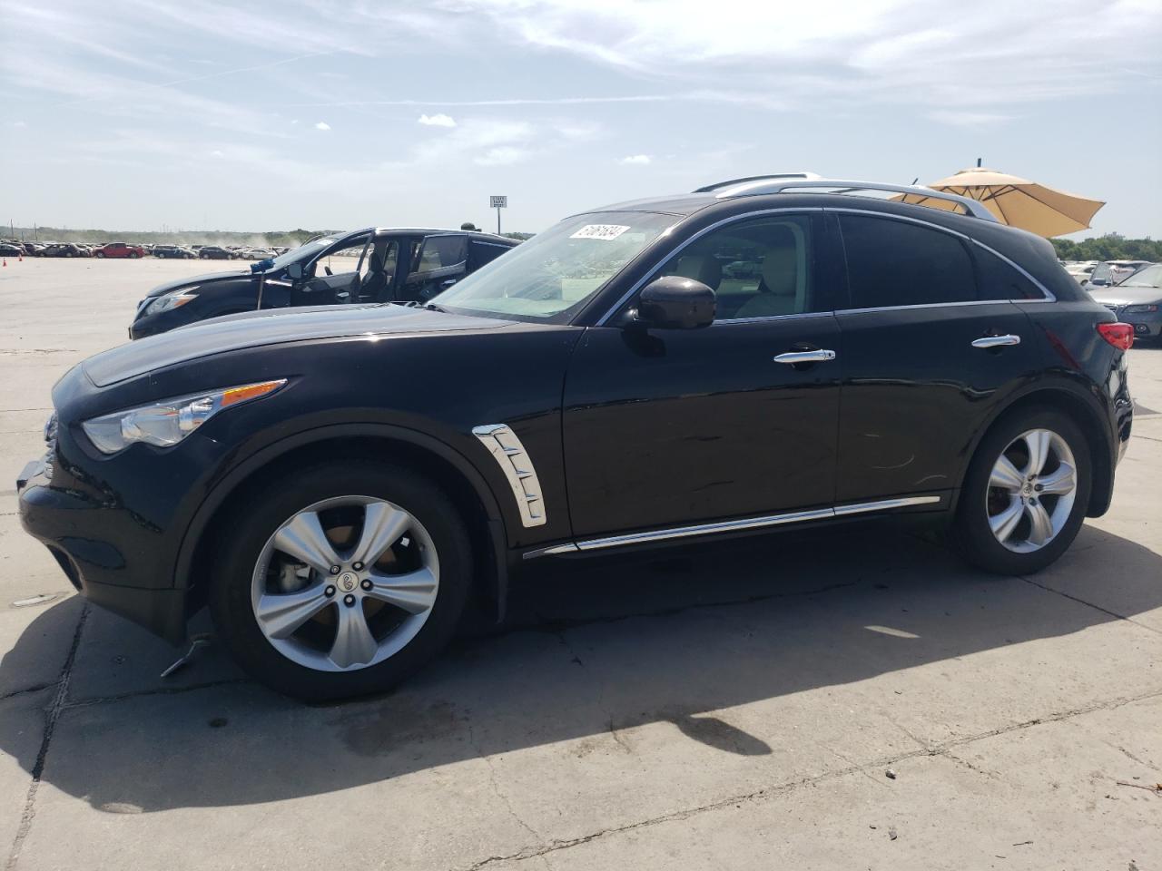 INFINITI FX35 2011