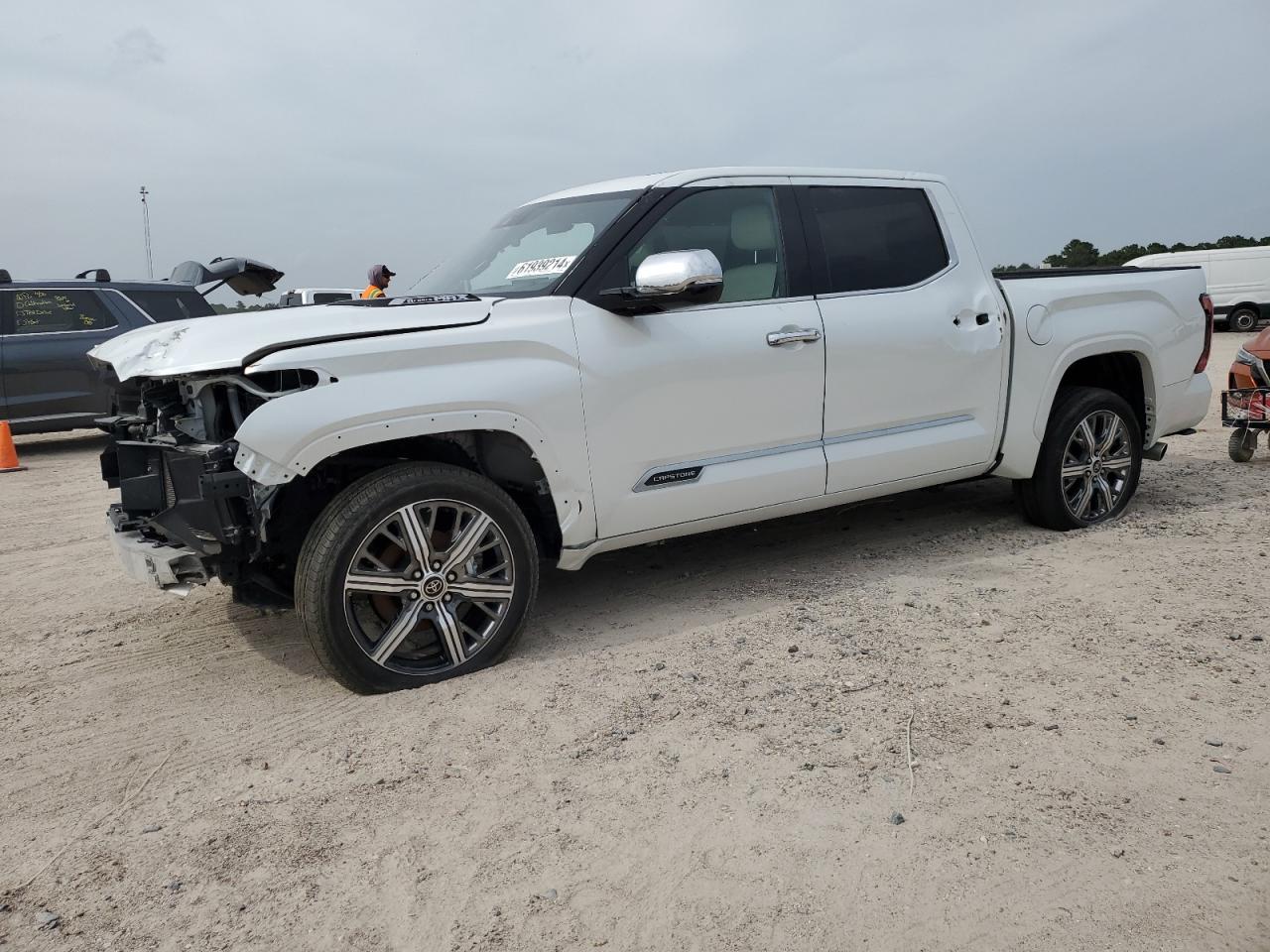 TOYOTA Tundra Cre 2023