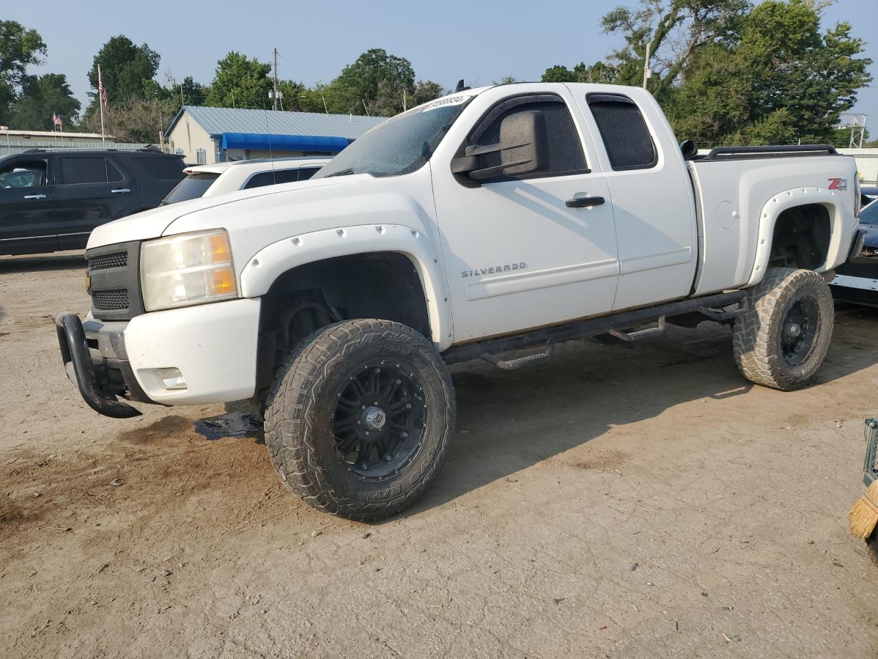 CHEVROLET SILVERADO 2011