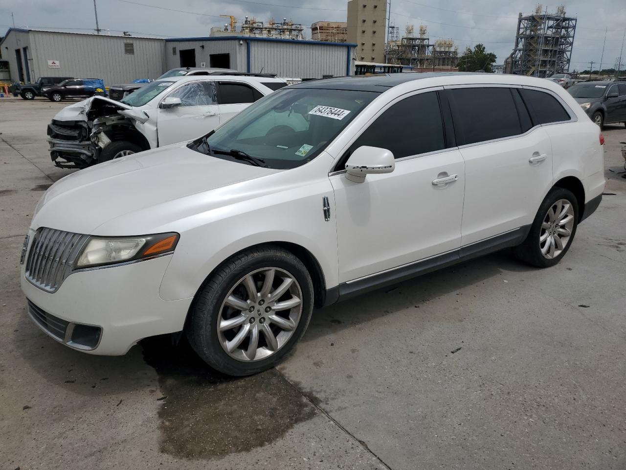 LINCOLN MKT 2011