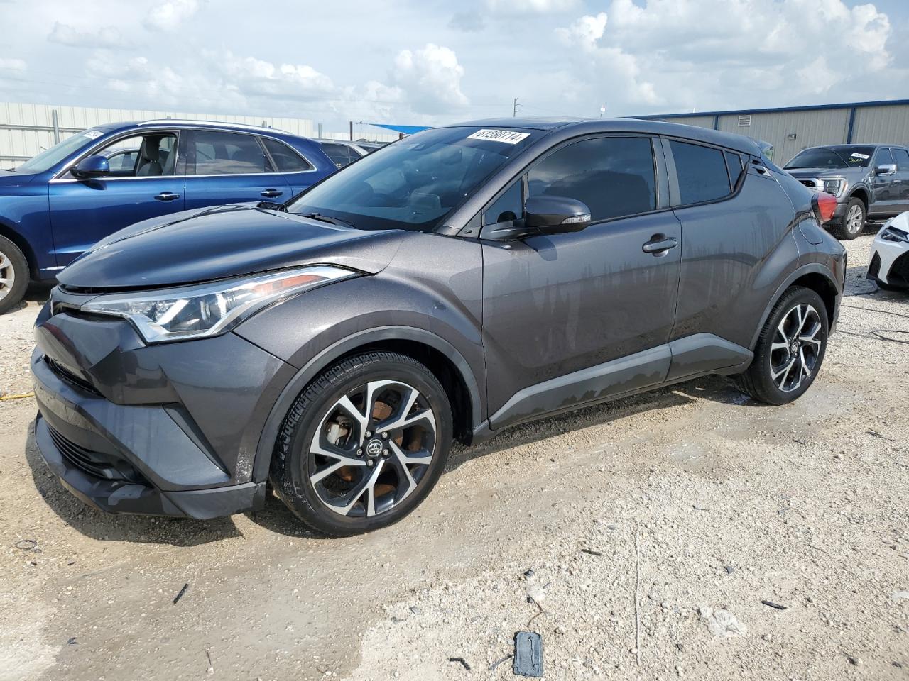 TOYOTA C-HR XLE 2019