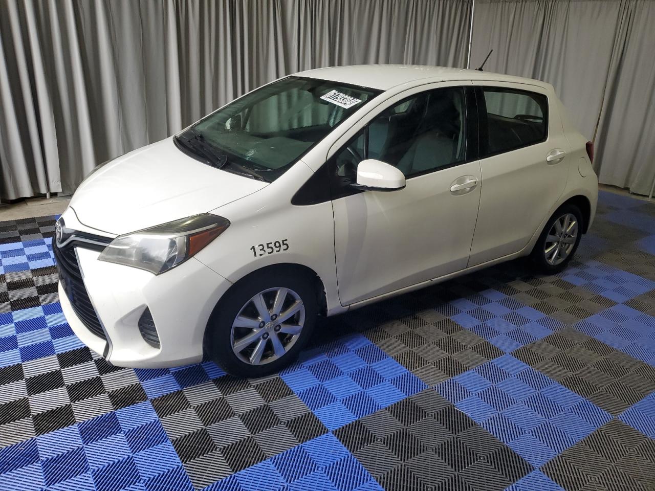 TOYOTA YARIS 2015