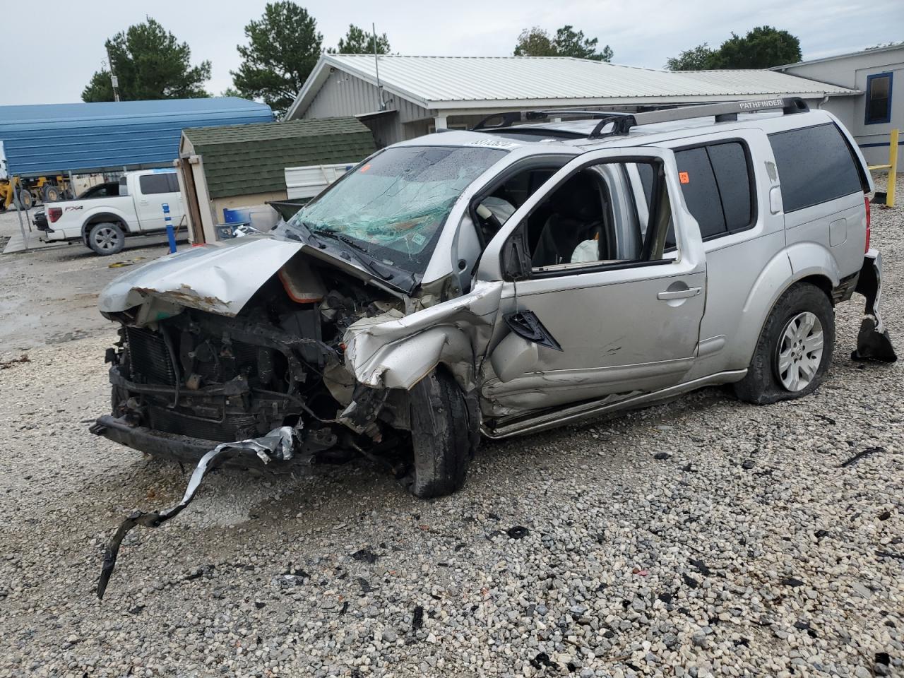 NISSAN PATHFINDER 2005