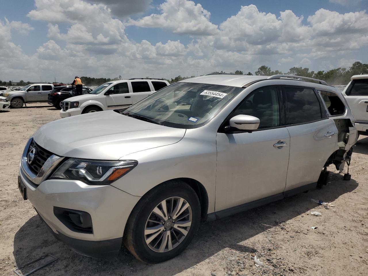 NISSAN PATHFINDER 2019