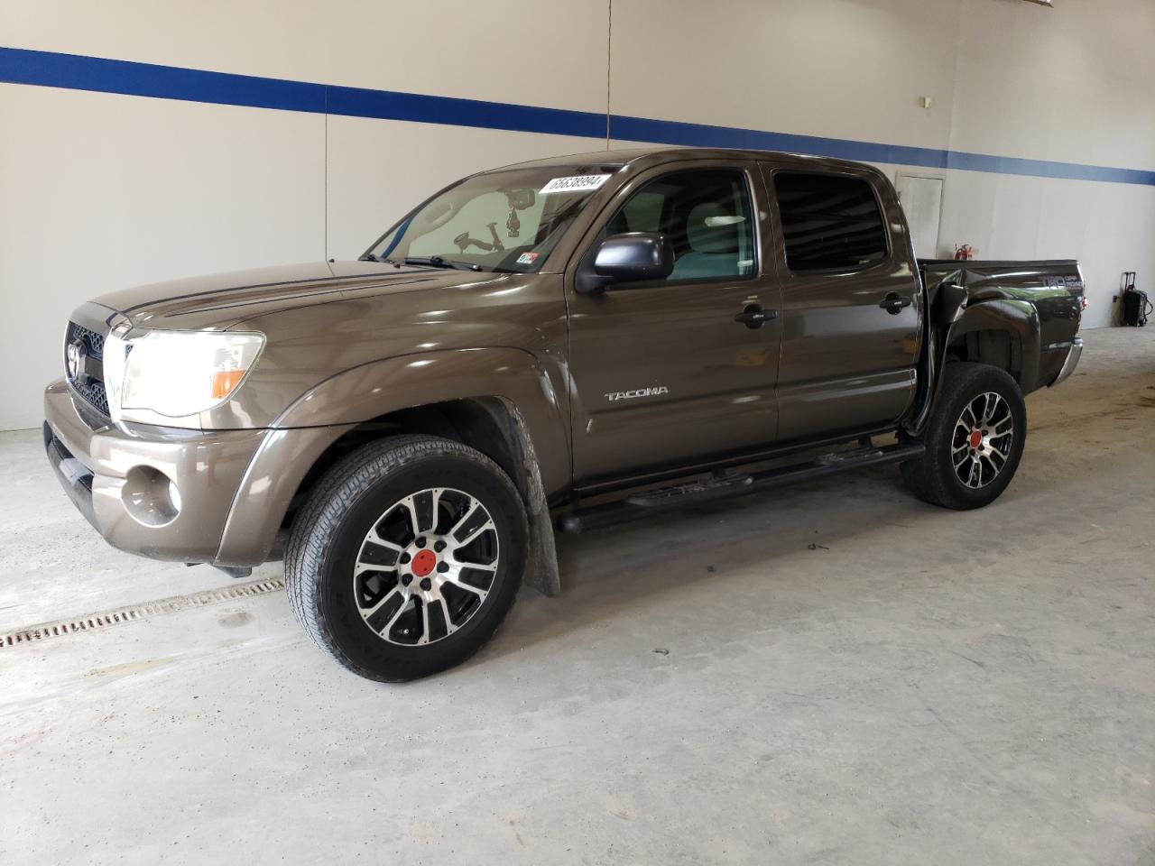 TOYOTA TACOMA DOU 2011