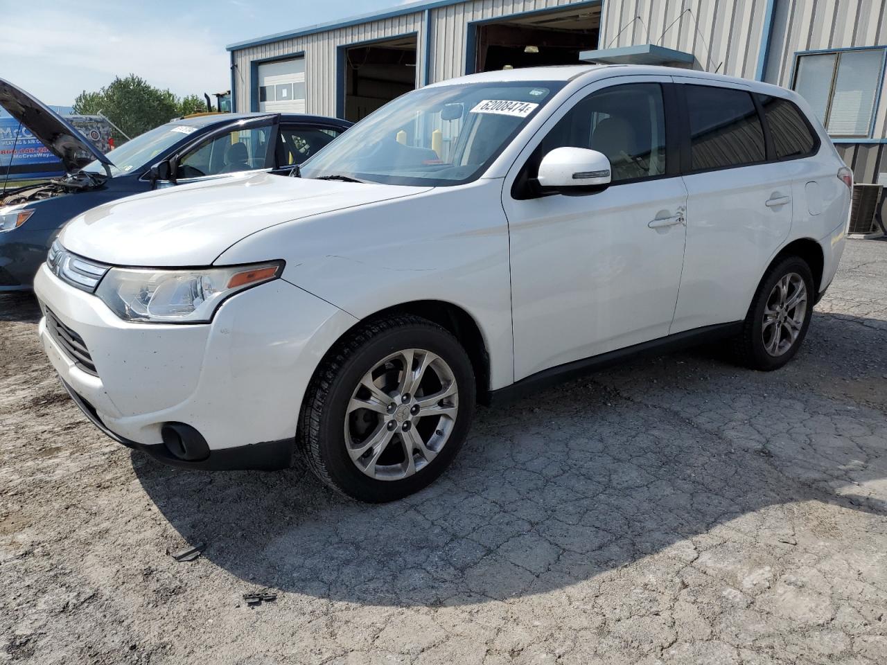 MITSUBISHI OUTLANDER 2014