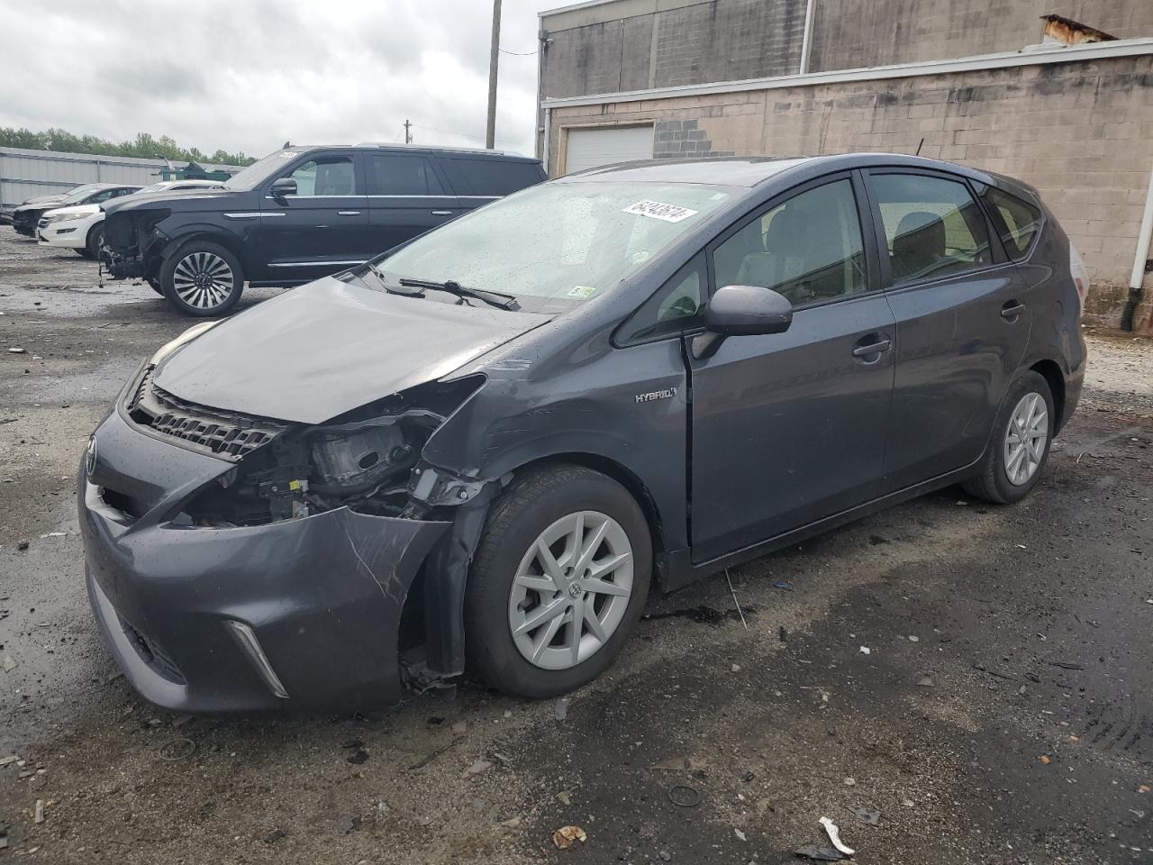 TOYOTA PRIUS V 2012
