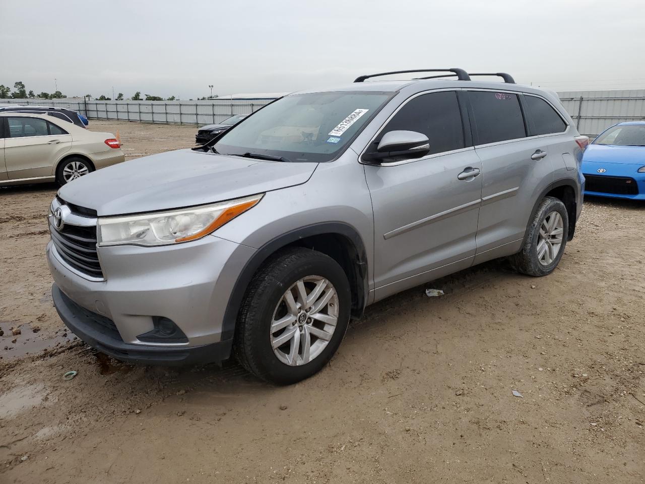 TOYOTA HIGHLANDER 2016