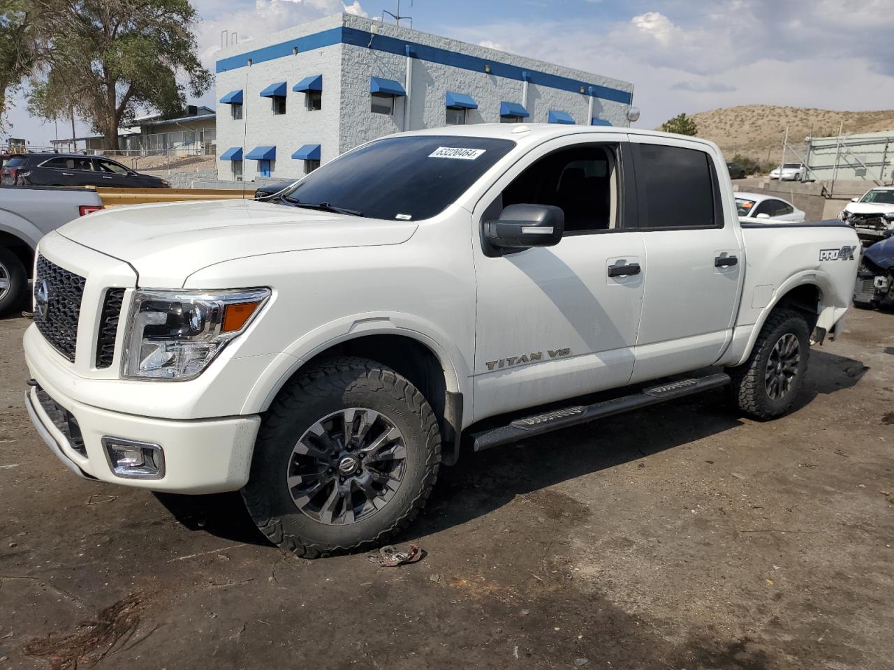 NISSAN TITAN 2019