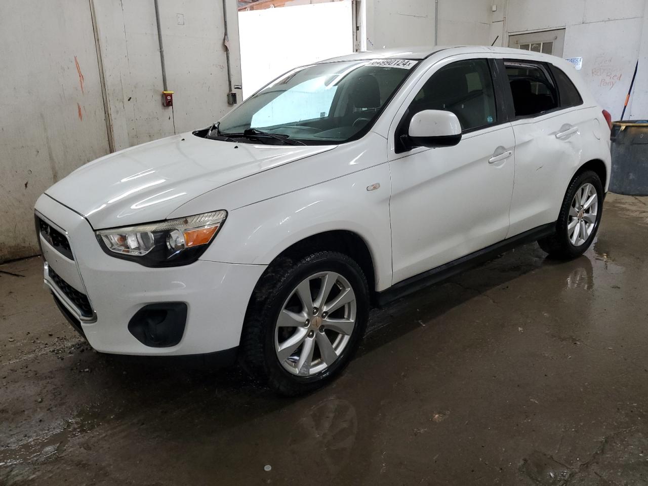 MITSUBISHI OUTLANDER 2015
