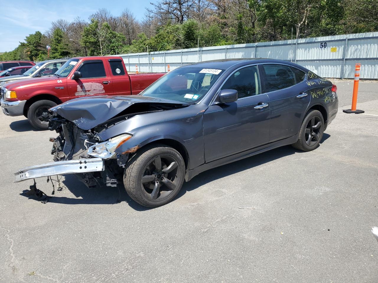 INFINITI M37 X 2011