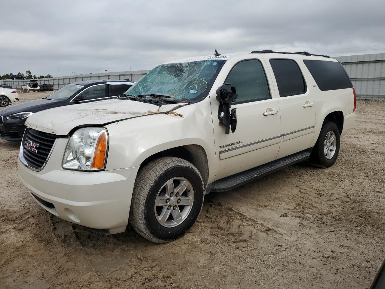 GMC YUKON XL K 2013