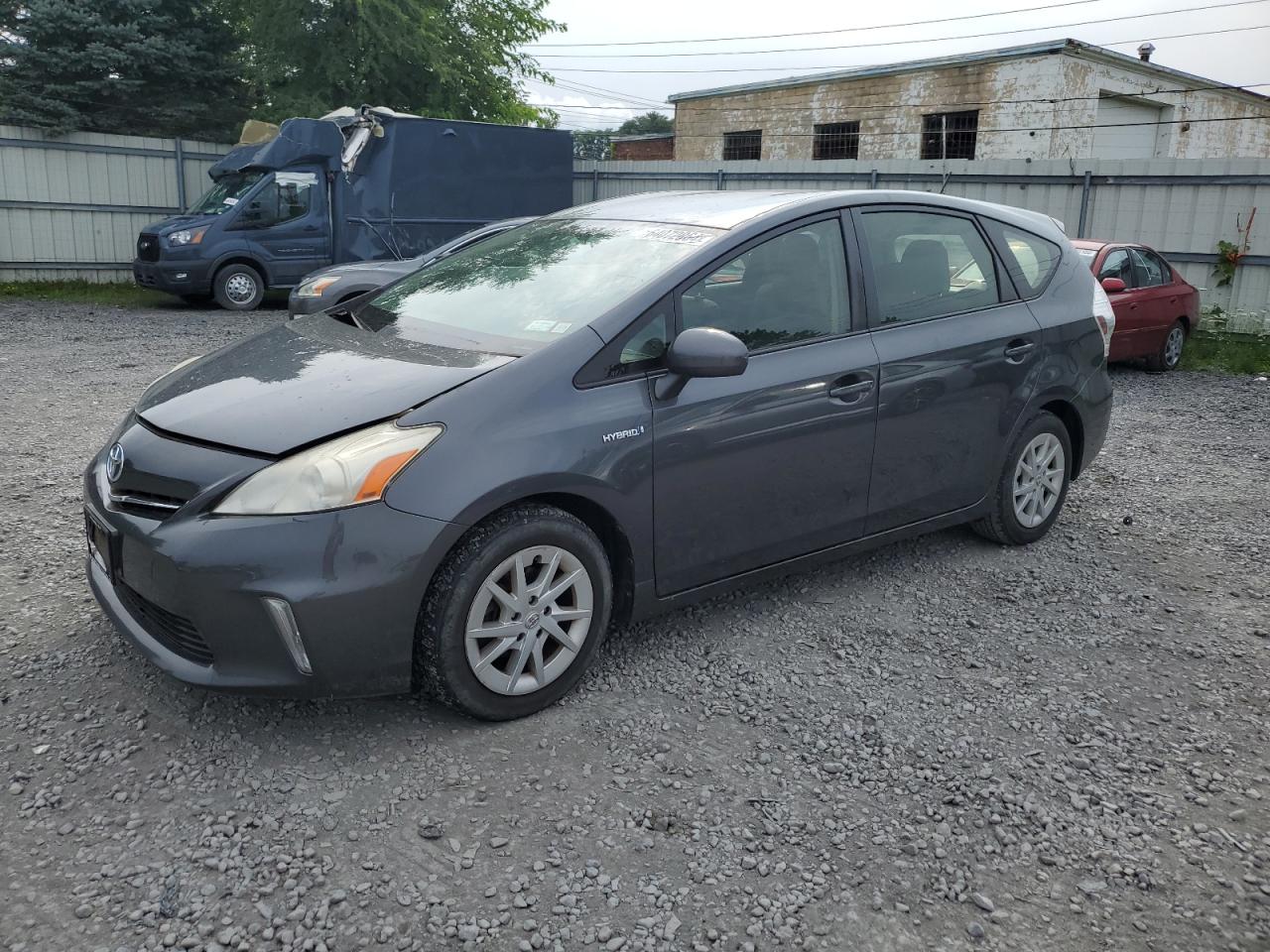 TOYOTA PRIUS V 2013