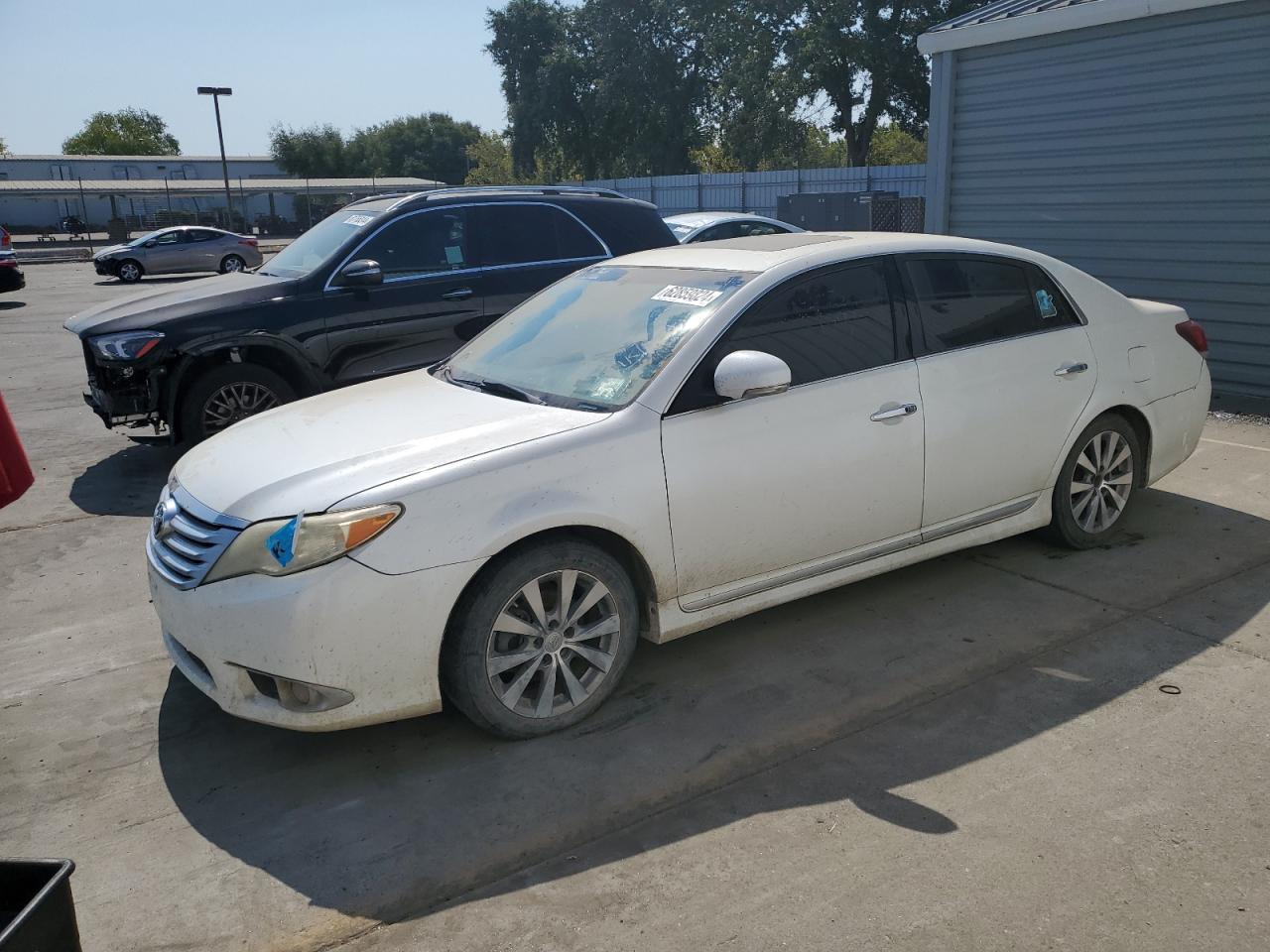 TOYOTA Avalon Bas 2011