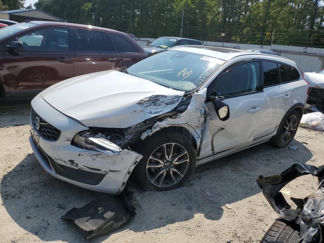 VOLVO V60 CROSS 2016