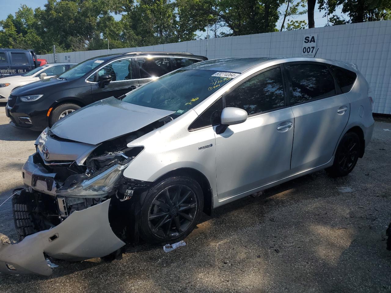 TOYOTA Prius V 2013