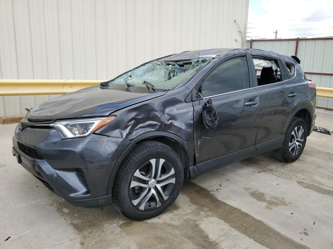 TOYOTA RAV4 LE 2018