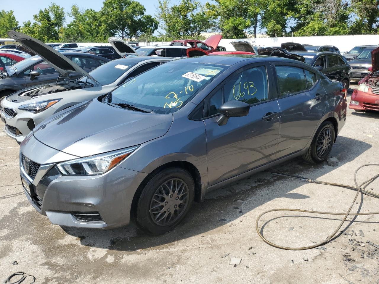 NISSAN Versa S 2020