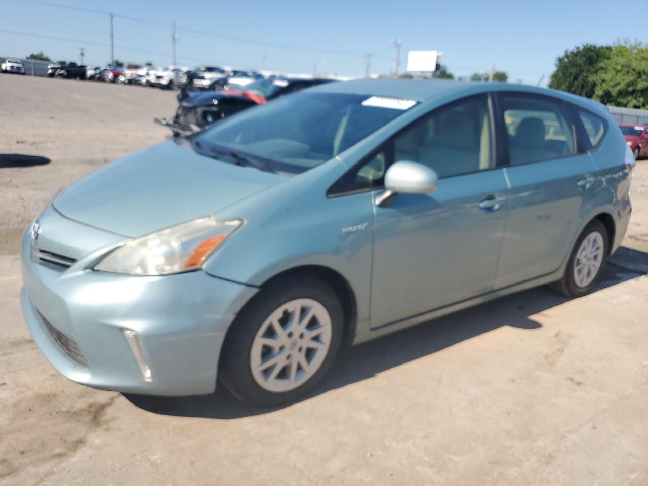 TOYOTA PRIUS V 2013