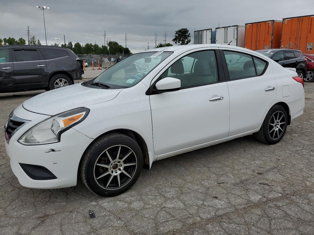 NISSAN VERSA 2015
