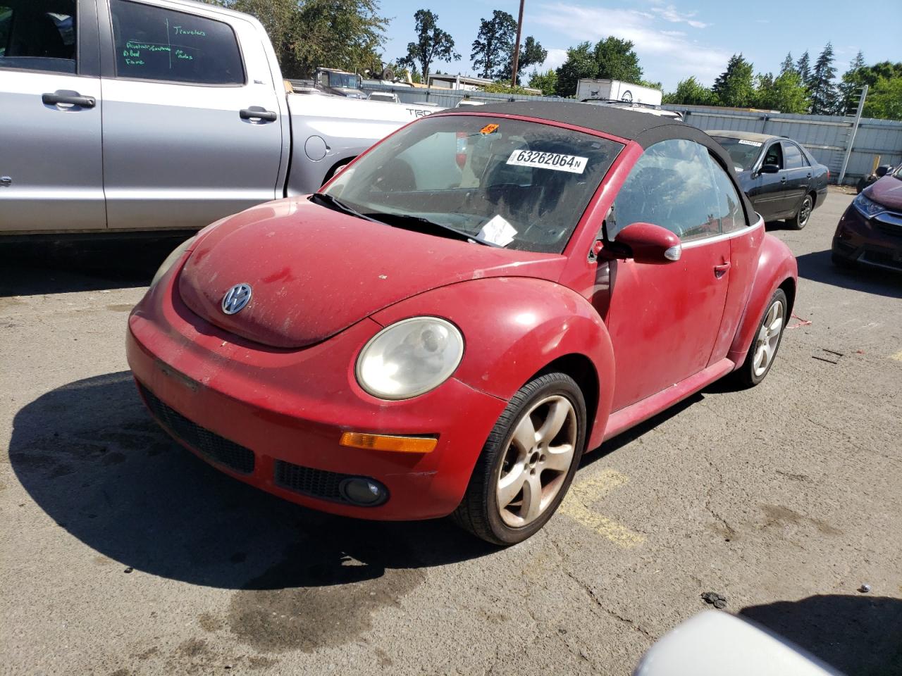 VOLKSWAGEN NEW BEETLE 2006