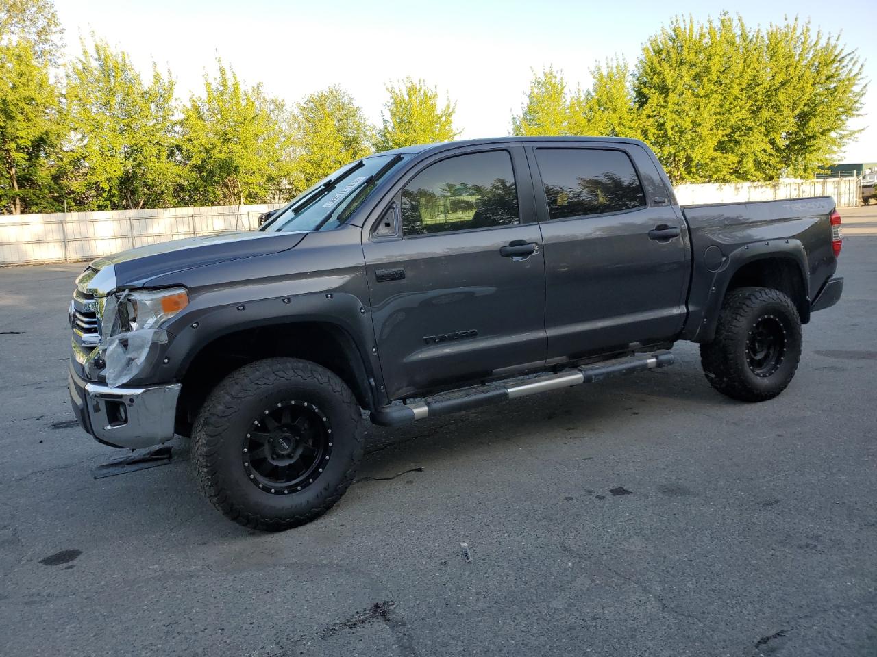 TOYOTA TUNDRA CRE 2017