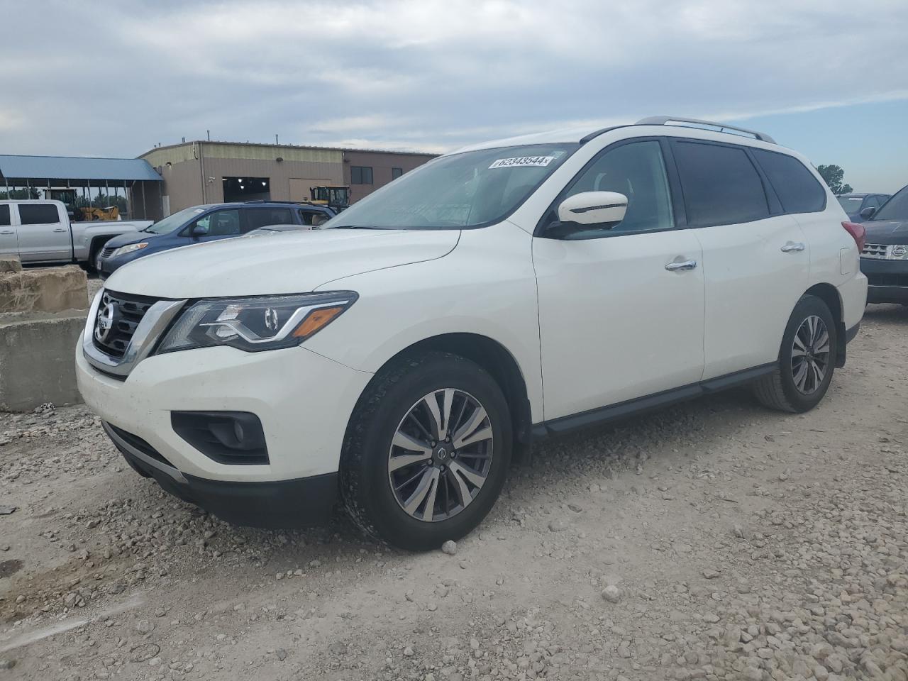NISSAN PATHFINDER 2017