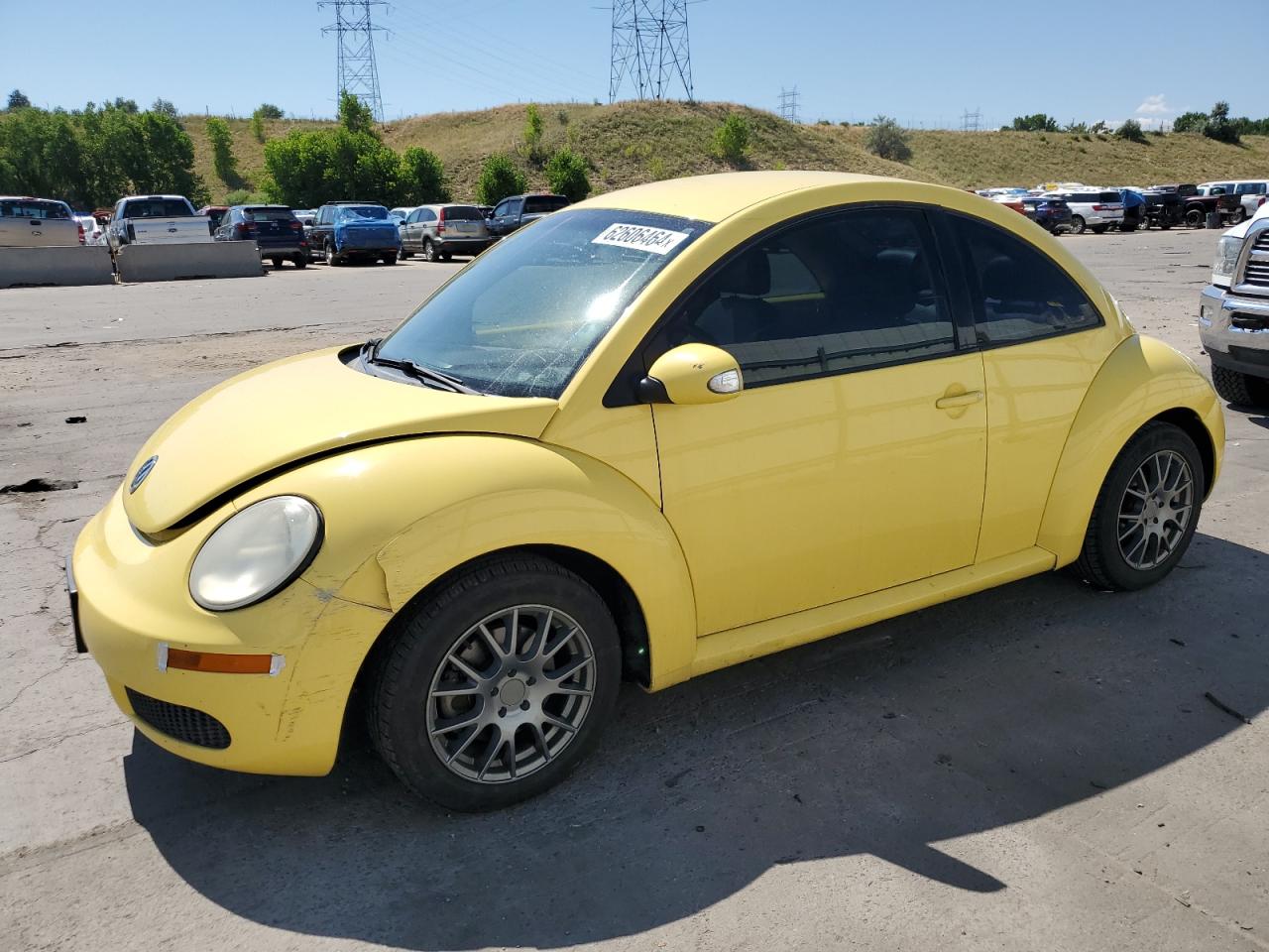VOLKSWAGEN NEW BEETLE 2010
