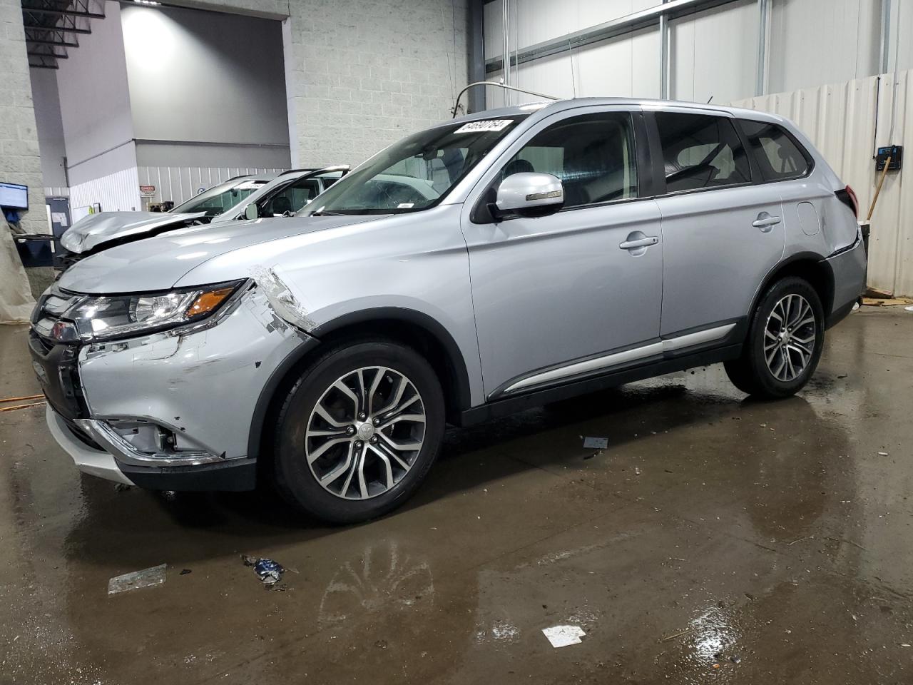 MITSUBISHI OUTLANDER 2016