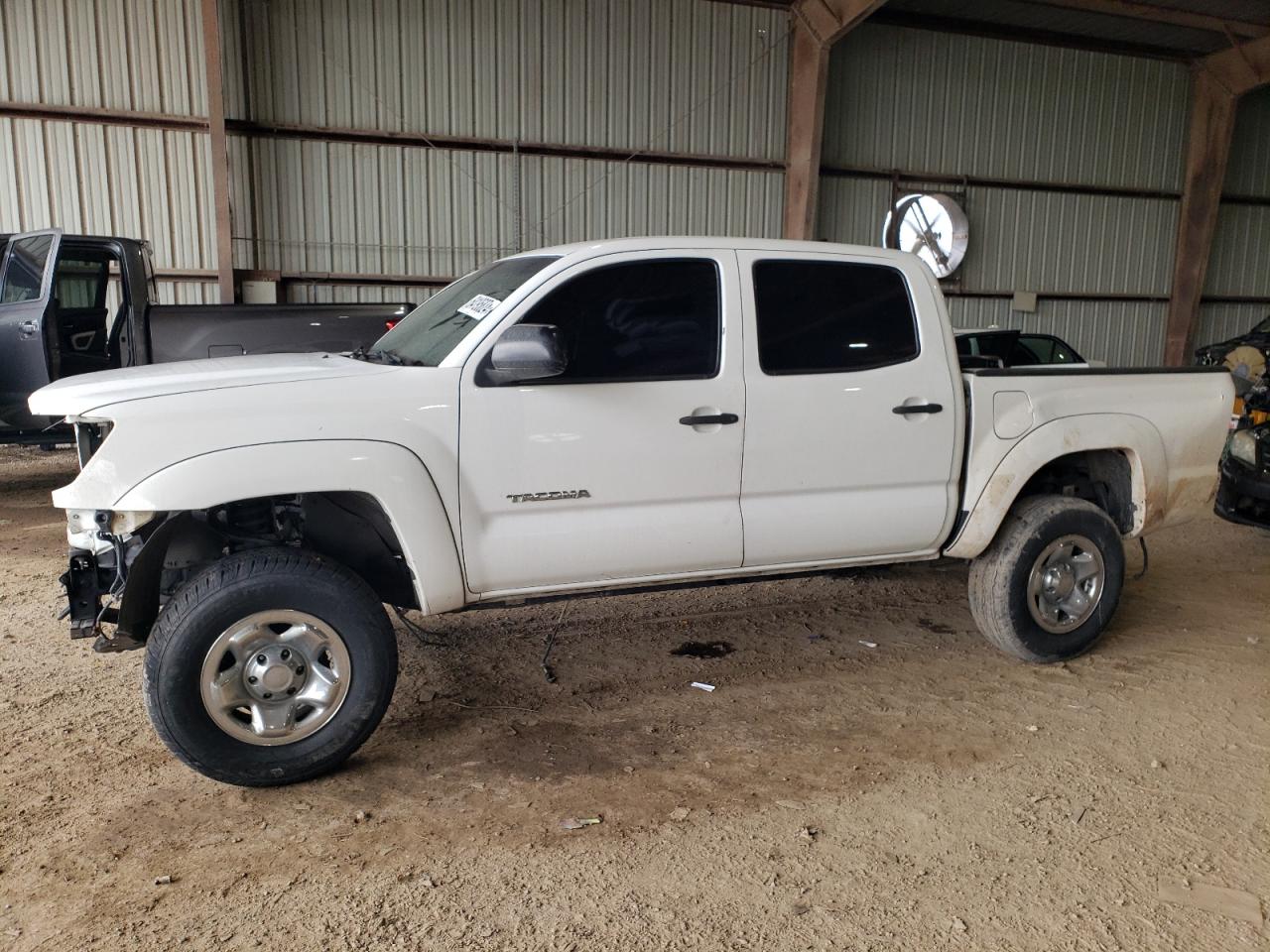 TOYOTA TACOMA DOU 2015