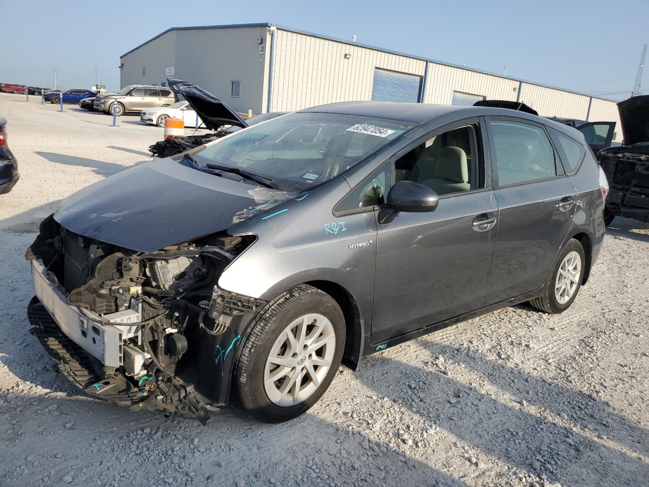 TOYOTA PRIUS V 2012