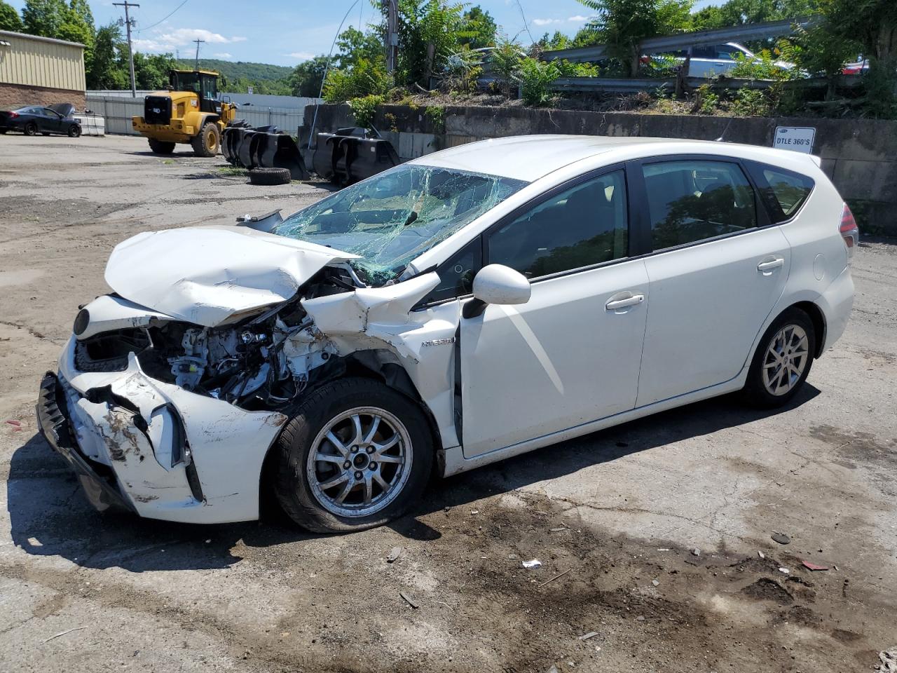 TOYOTA PRIUS V 2015