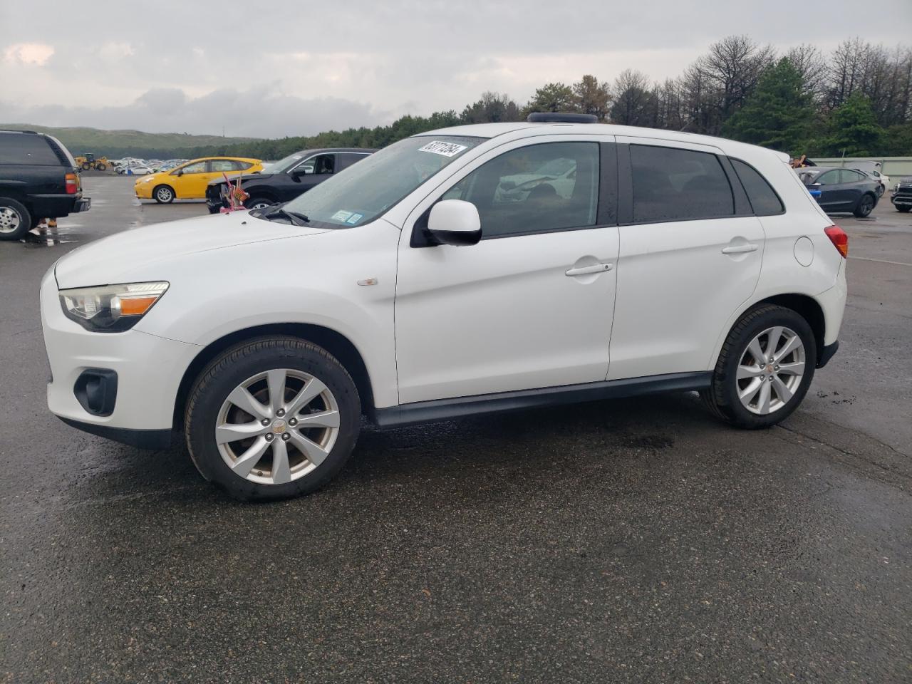 MITSUBISHI OUTLANDER 2014