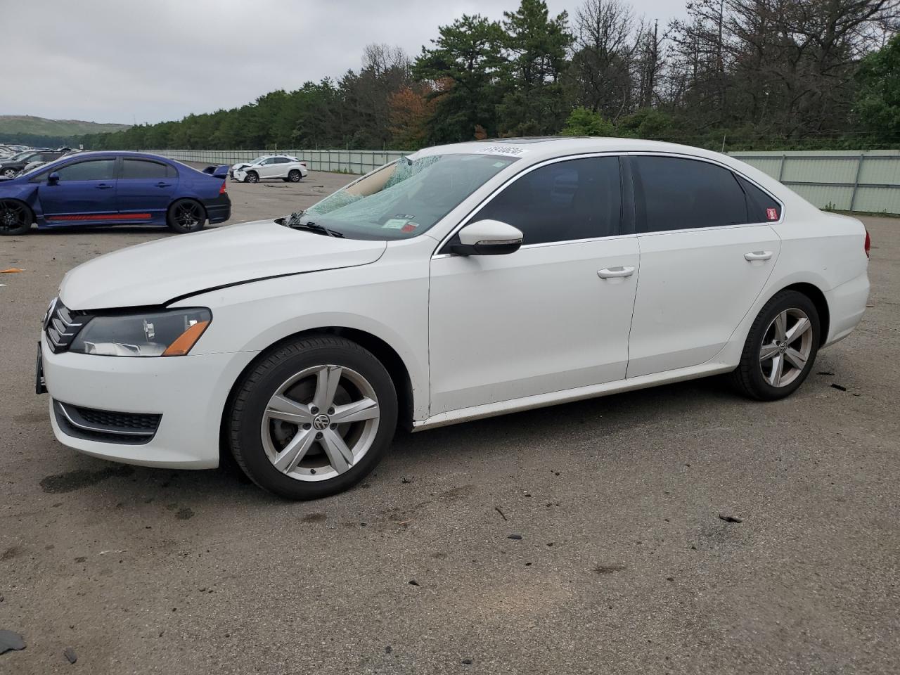 VOLKSWAGEN PASSAT 2012