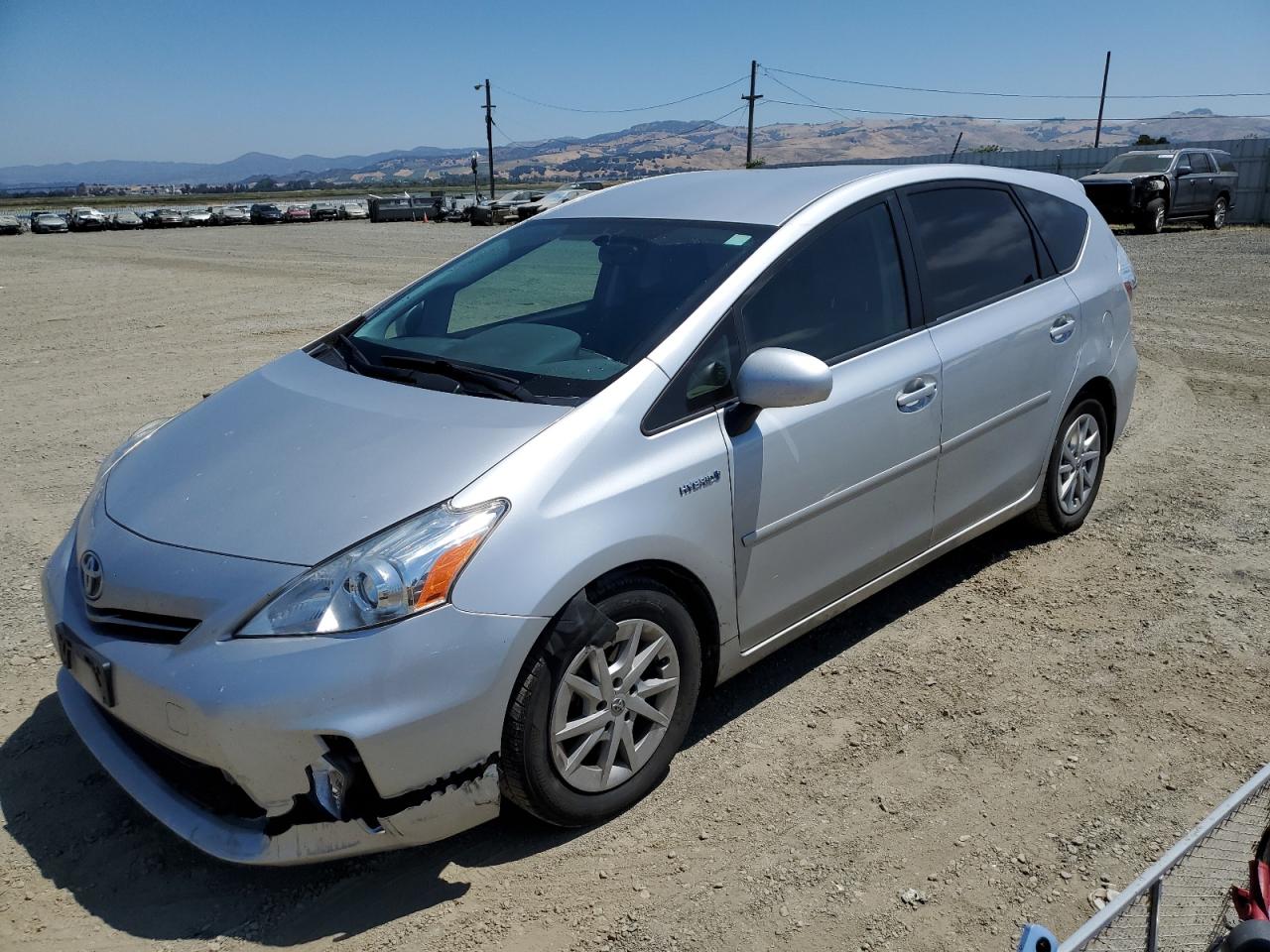 TOYOTA PRIUS V 2013