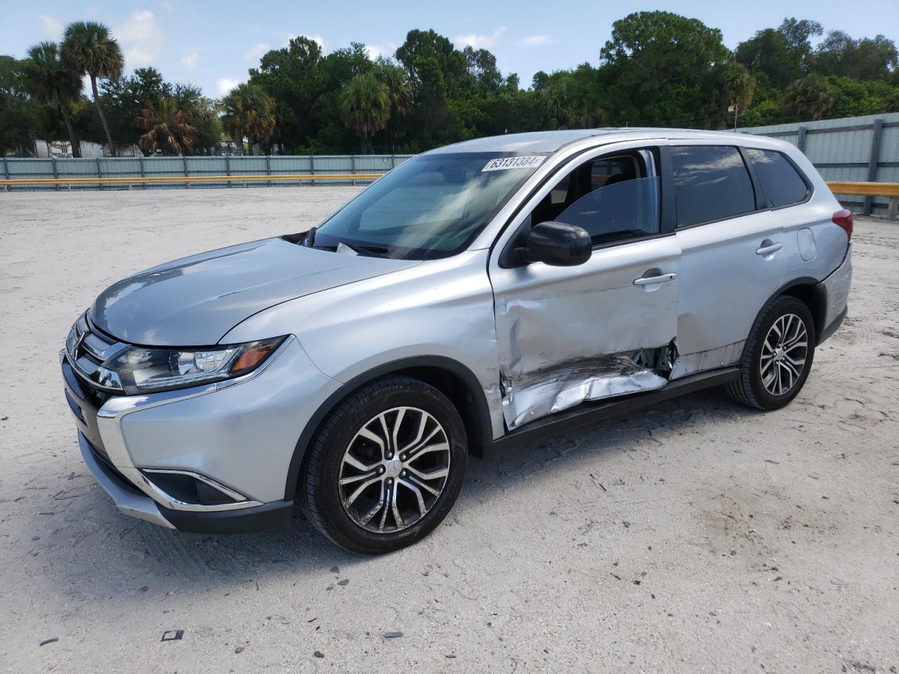 MITSUBISHI OUTLANDER 2016