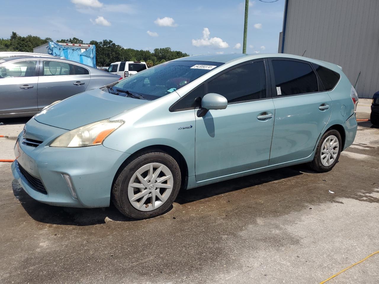 TOYOTA PRIUS V 2013