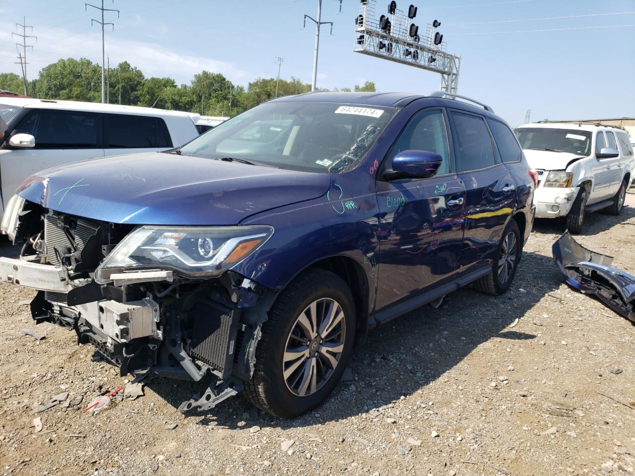 NISSAN PATHFINDER 2017