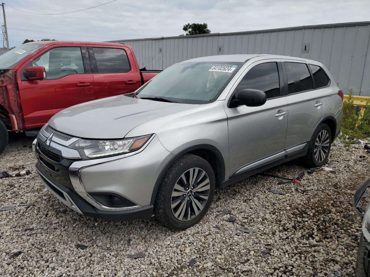 MITSUBISHI OUTLANDER 2019
