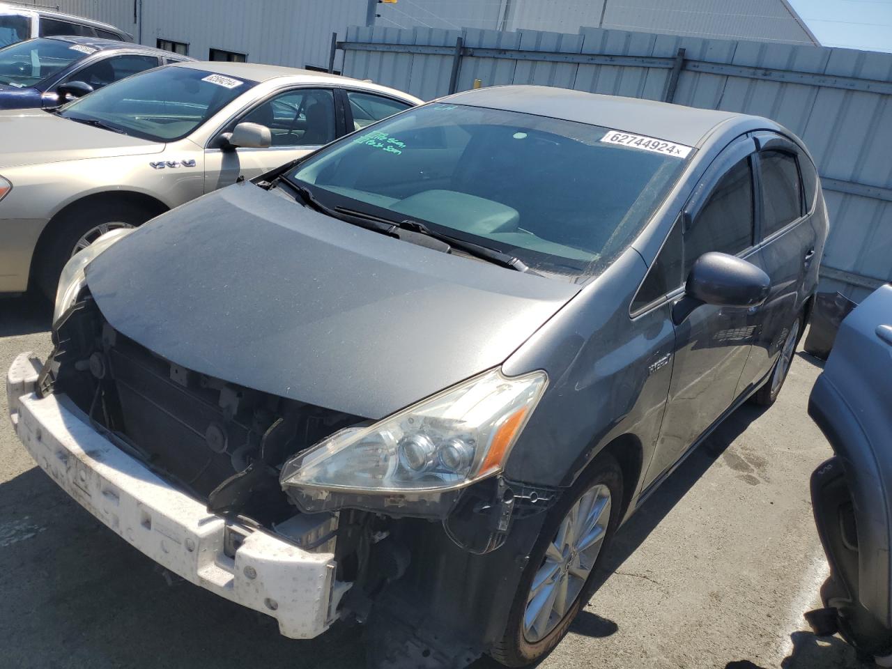 TOYOTA PRIUS V 2012