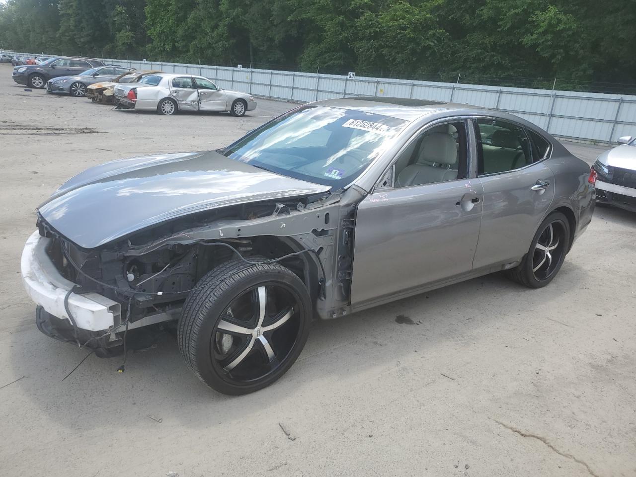 INFINITI M37 2013